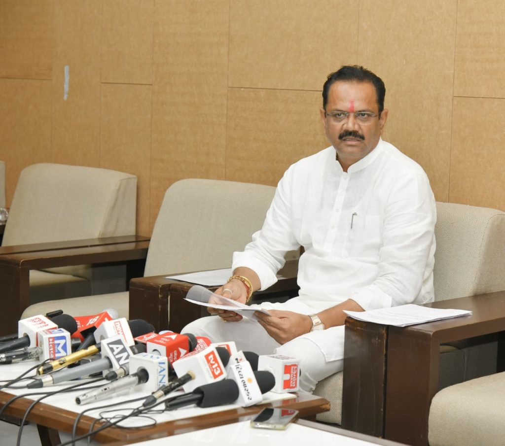 ગુજરાતમાં મગફળી, મગ, અડદ અને સોયાબીનની ટેકાના ભાવે ખરીદી આગામી તા. ૯ નવેમ્બરથી શરૂ થશે: કૃષિ મંત્રી શ્રી જીતુભાઈ વાઘાણી ગુજરાતમાં મગફળી, મગ, અડદ અને સોયાબીનની ટેકાના ભાવે ખરીદી આગામી તા. ૯ નવેમ્બરથી શરૂ થશે: કૃષિ મંત્રી શ્રી જીતુભાઈ વાઘાણી