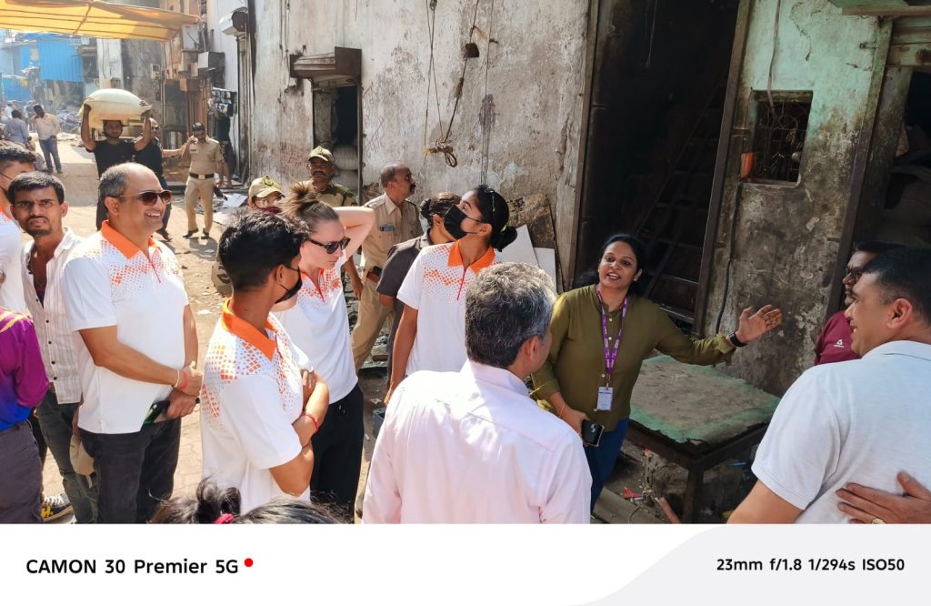 Gujarat Giants stars draw inspiration from Dharavi’s young cricketers and entrepreneurs Gujarat Giants stars draw inspiration from Dharavi’s young cricketers and entrepreneurs